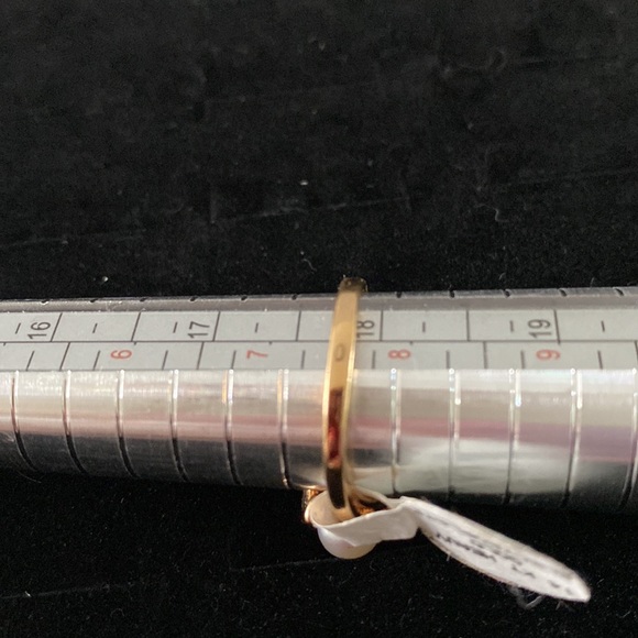 New vintage ring size 8. 14K Hg electroplate.  R3 - Picture 3 of 5